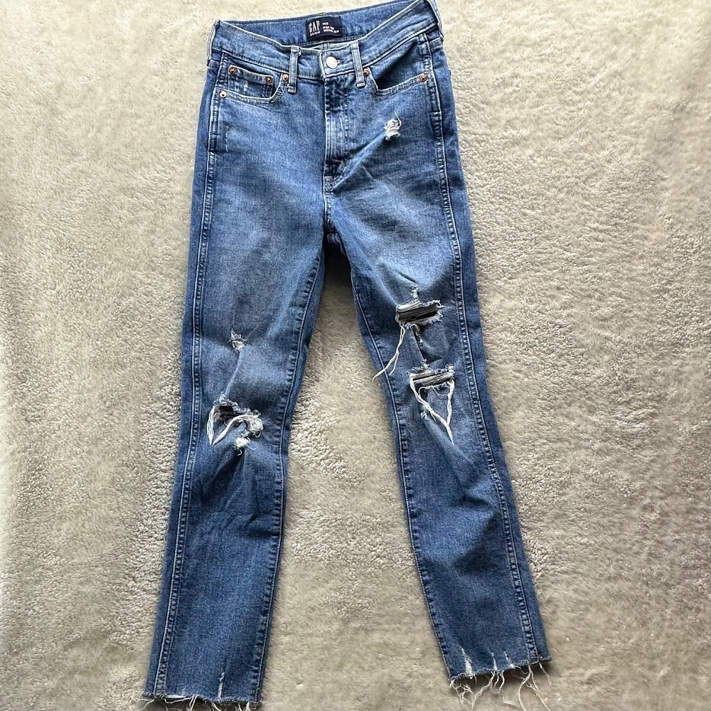 GAP High Rise Vintage Slim Jeans with Size 0/25 Distressed Raw Hem Ankle